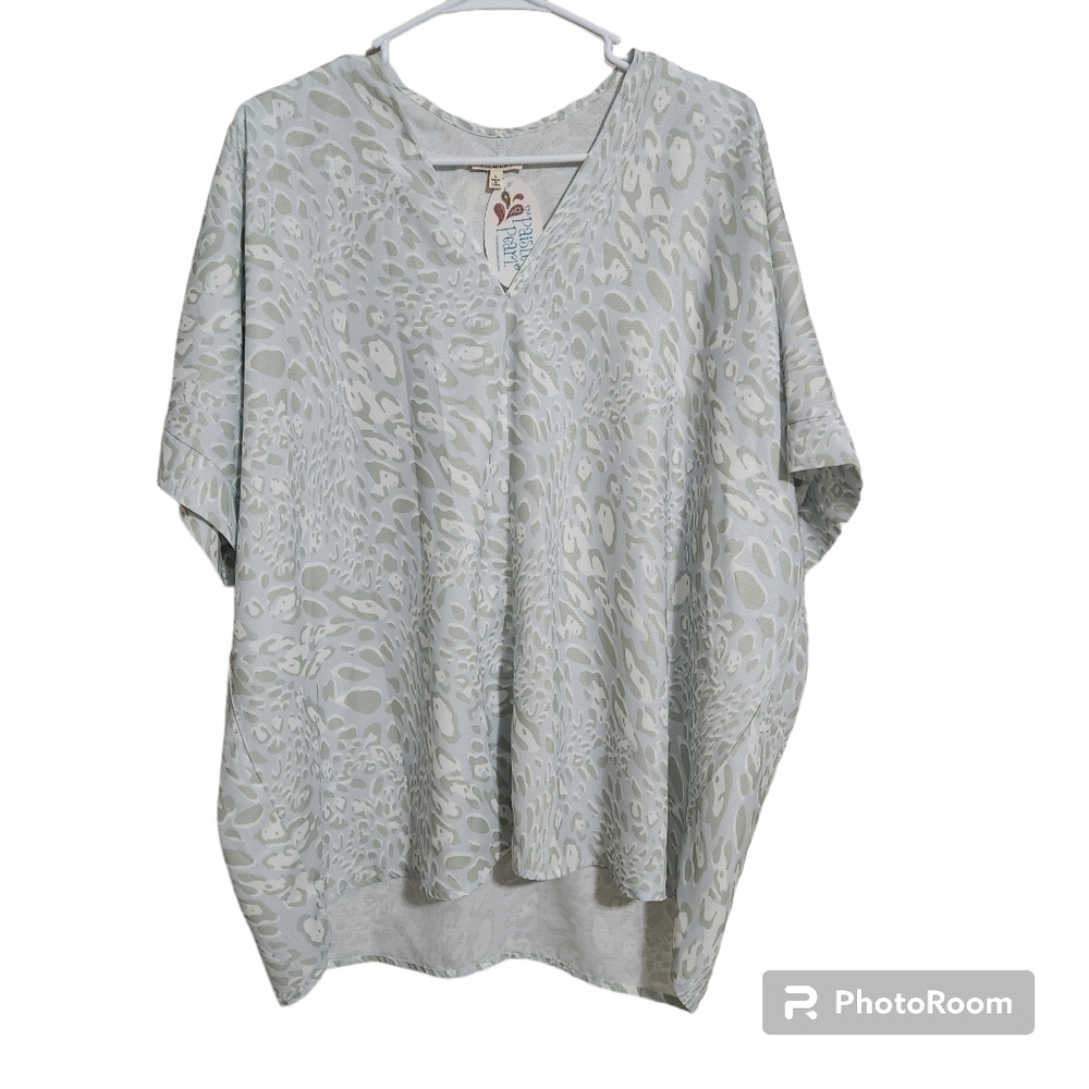 NWT Jodiful animal print top